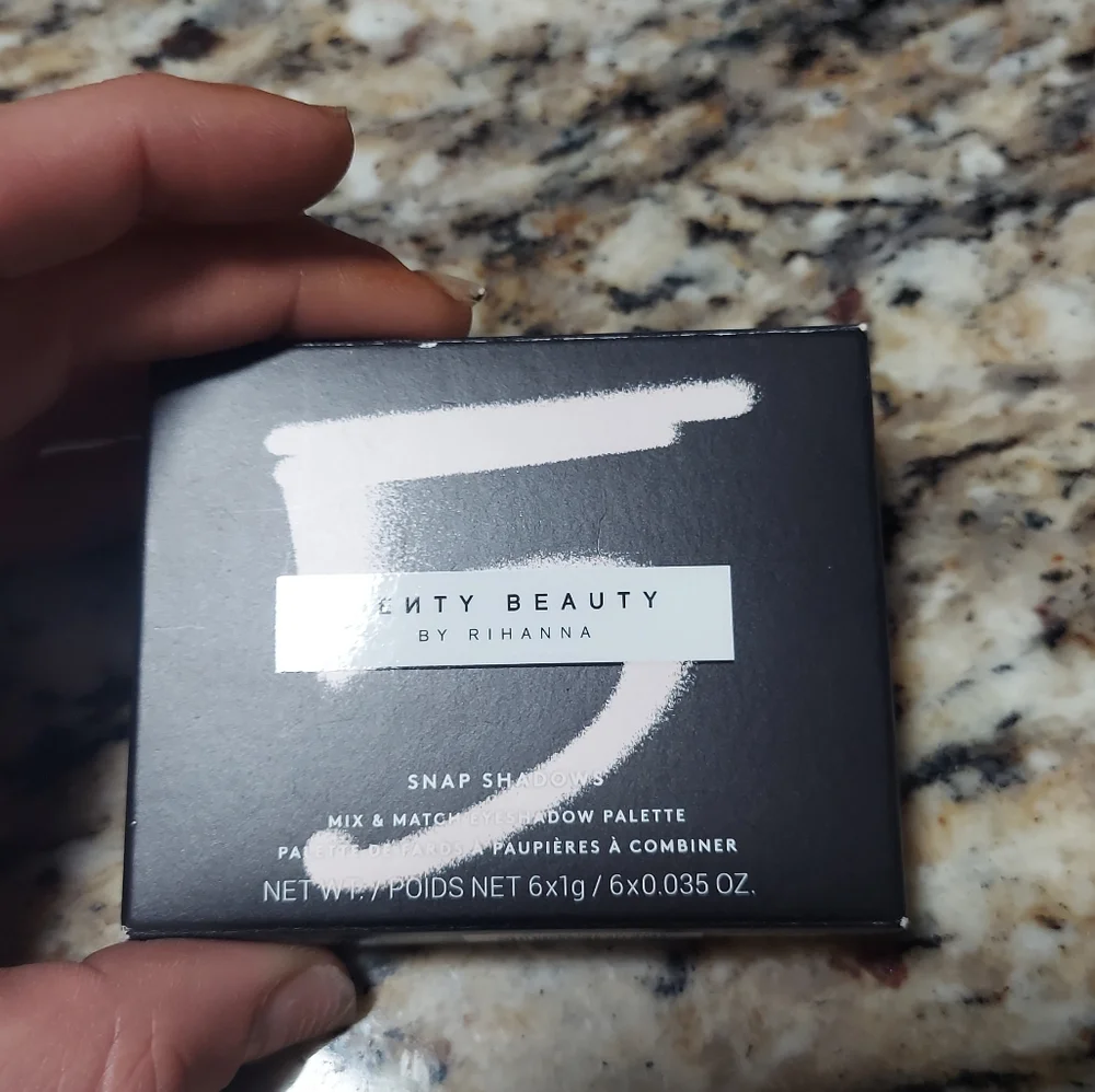 🎃⭐HP! Fenty Beauty Peach Snapshots Palette